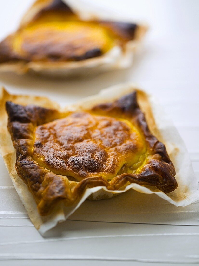 Individual pear pie