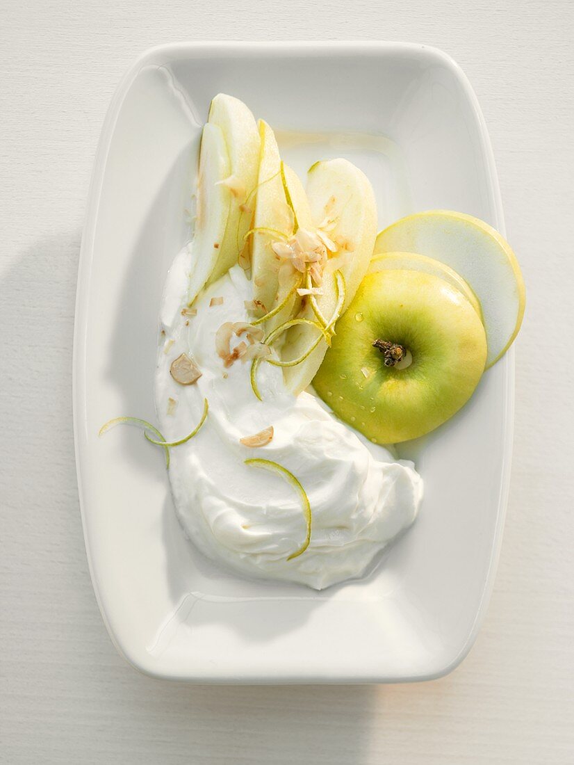Quark with apples and hazelnuts