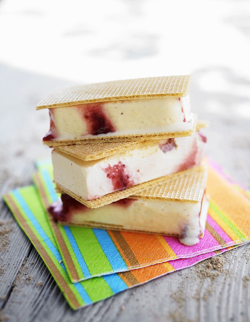 Ice cream wafer sandwich with strawberry & vanilla ice cream