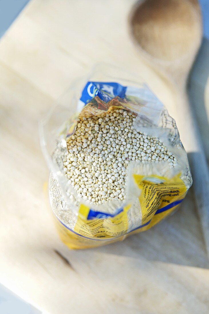 Quinoa in der Plastiktüte