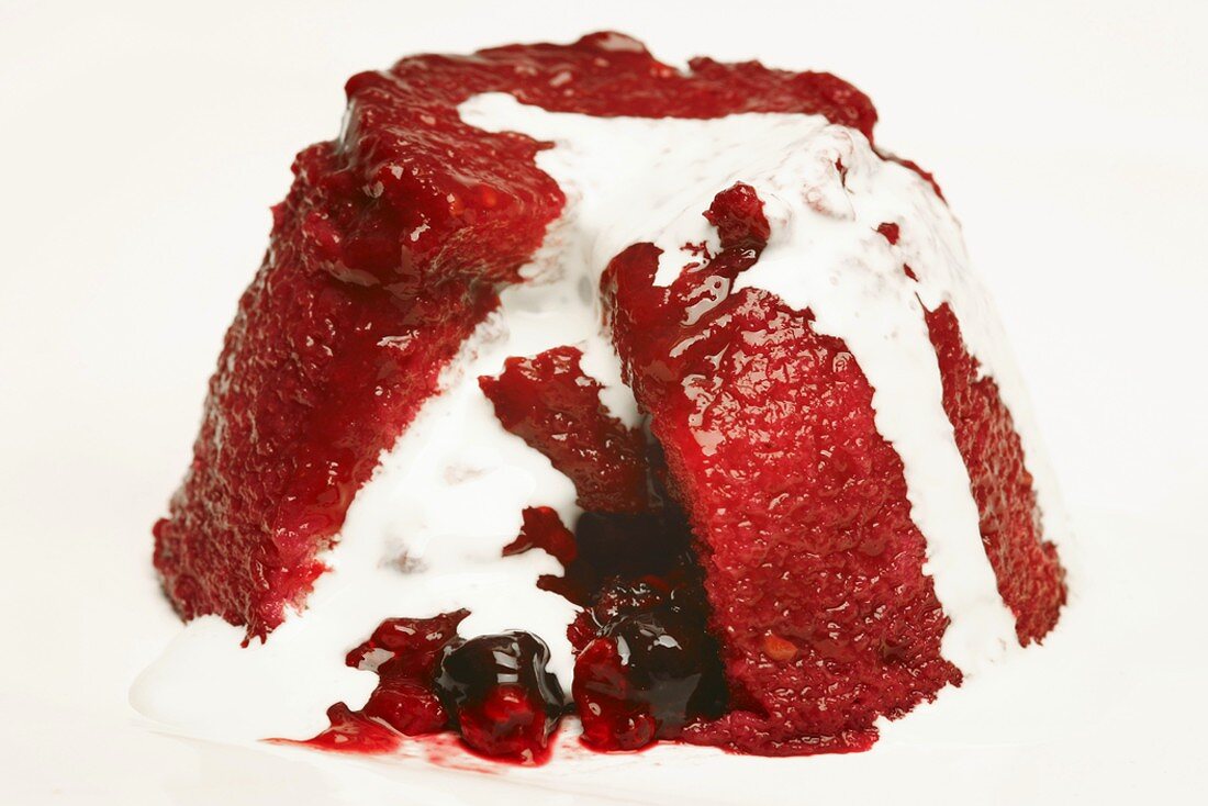 Summer Pudding mit Vanillesauce