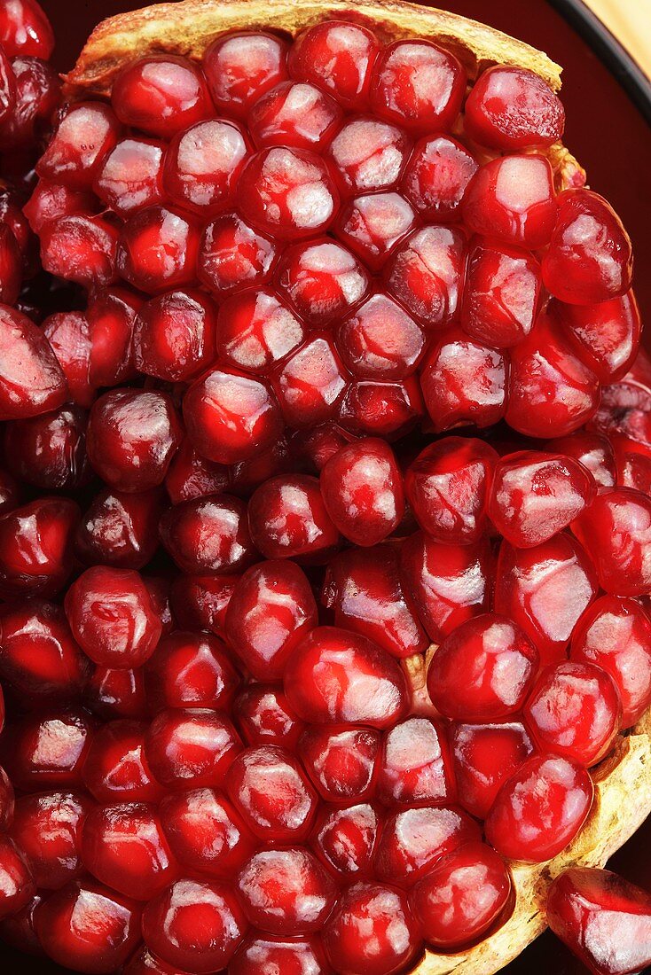 Pomegranate seeds (close up)