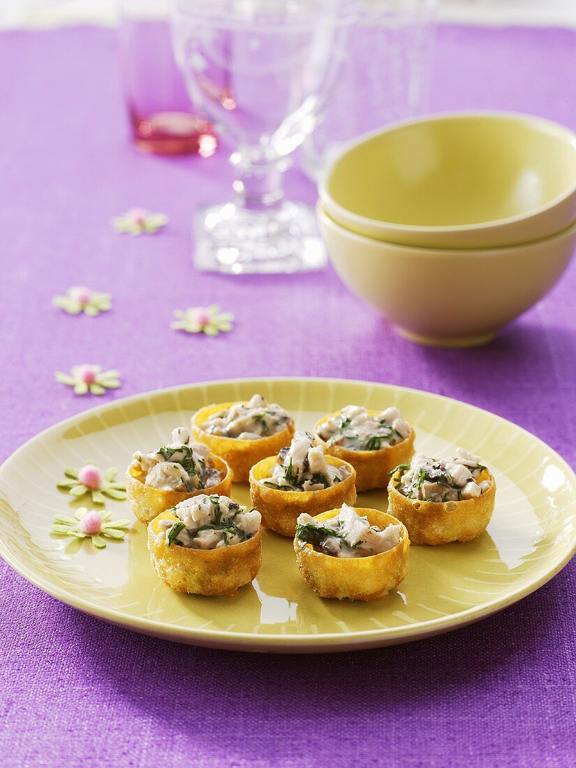 Pastry cases filled with chicken and mushroom ragout