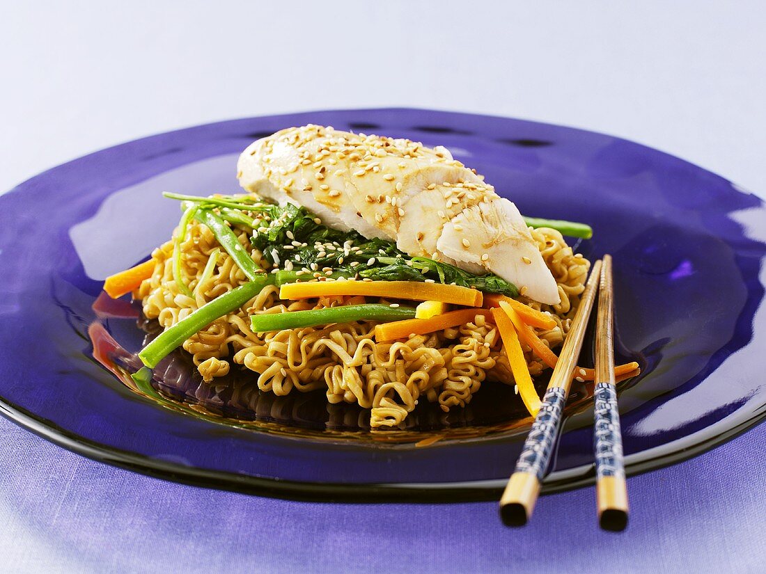 Sesame noodle salad with chicken breast