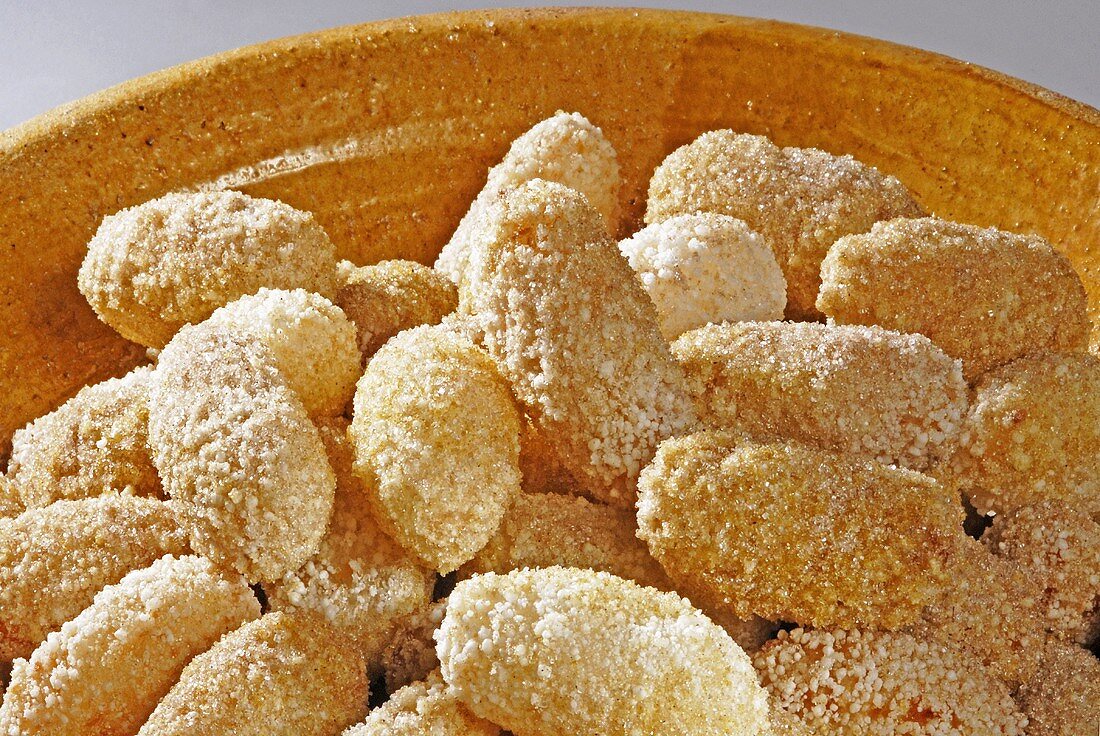 Bolinho de estudante (Coconut and tapioca balls, Bahia)