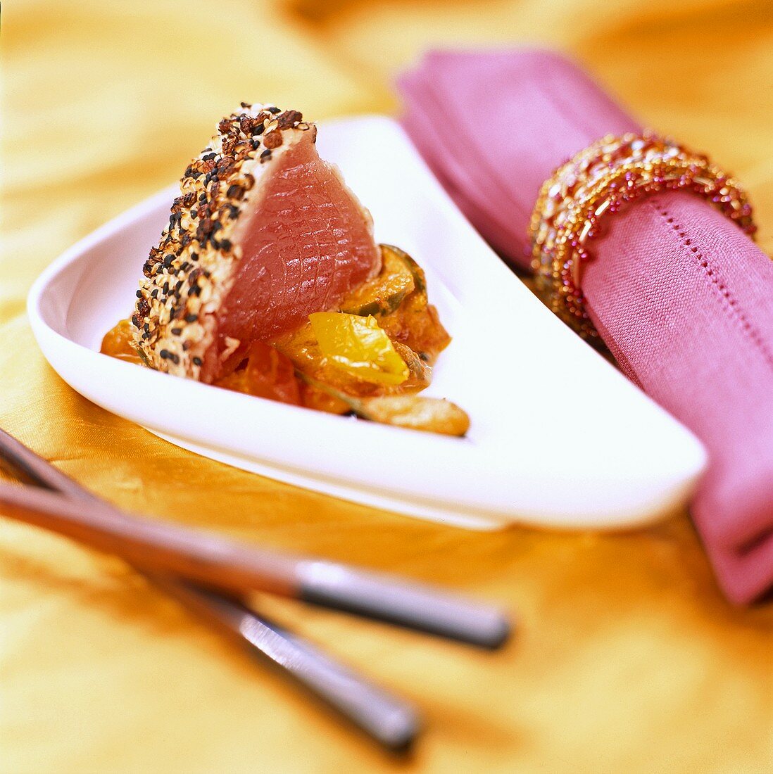 Thunfisch mit Szechuanpfeffer-Kruste
