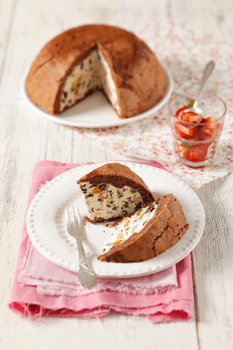 Cassata (Eistorte mit Pistazien & kandierten Früchten)