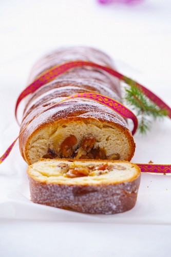 Hefezopf (sweet bread from southern Germany) with dried fruits as a gift (Christmassy)