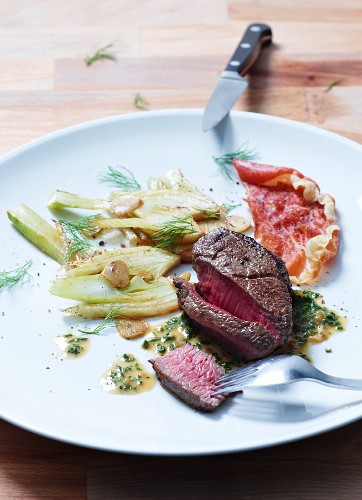 Rump steak with slices of fried fennel