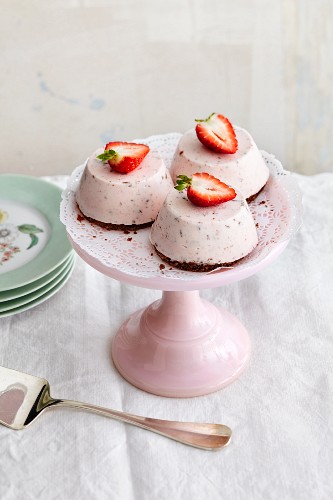 Strawberry cream cakes
