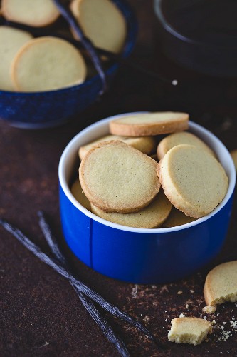 Vanilla butter biscuits in a baking dish
