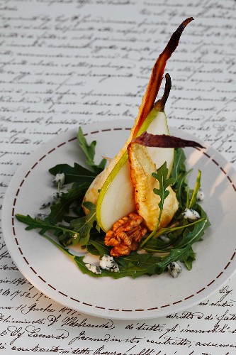 Parsnip with a pear and rocket salad
