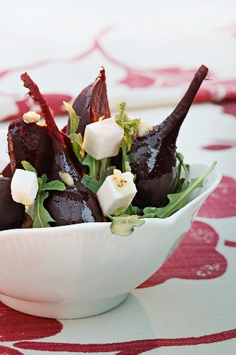 Beetroot salad with rocket and feta cheese