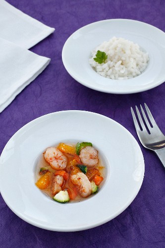 Prawns with vegetables and mango