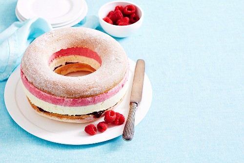 Doughnut ice-cream cake