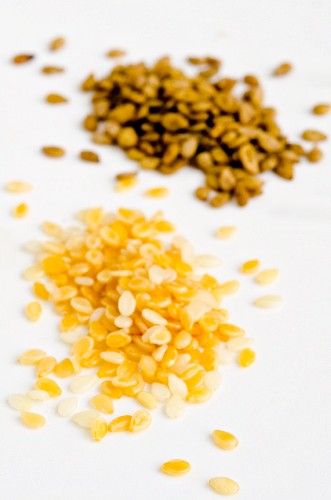 Brown and yellow sesame seeds