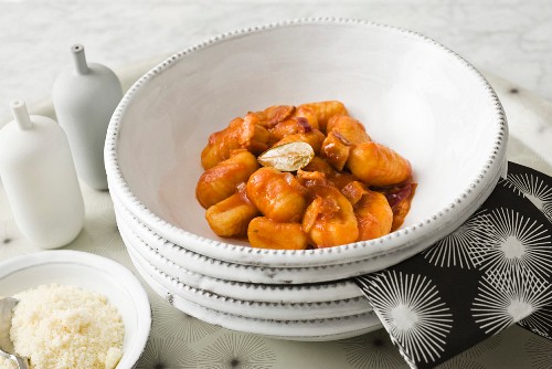 Gnocchi mit Amatriciana-Sauce