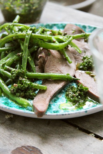 Veal tongue with green beans