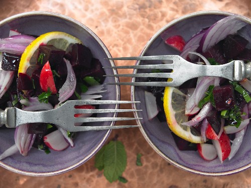 Rote-Bete-Salat mit Kräutern und Granatapfelsirup (Libanon)