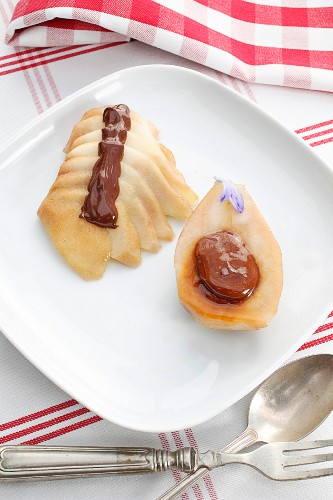 Poached pears with a toffee filling