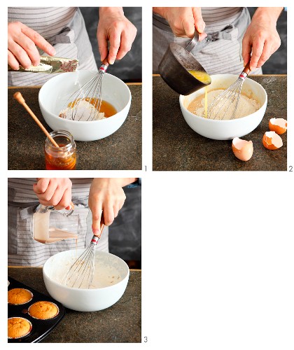 Kleine Chai Latte-Kuchen mit Sahne-Topping zubereiten