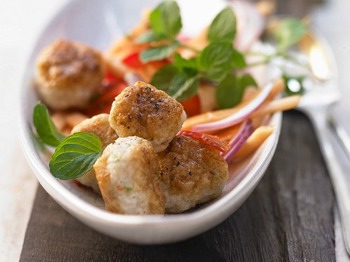 Thai shrimp balls with a papaya and pepper salad