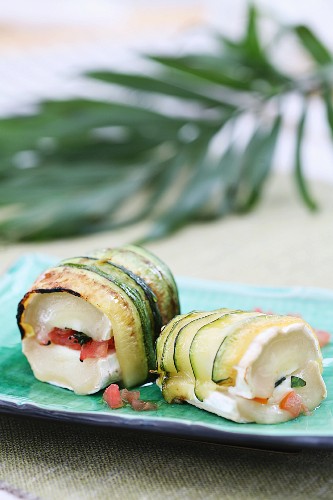Courgette rolls with a goat's cheese salad