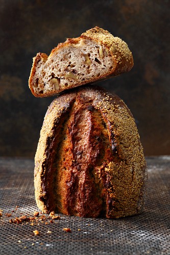 Date bread with couscous