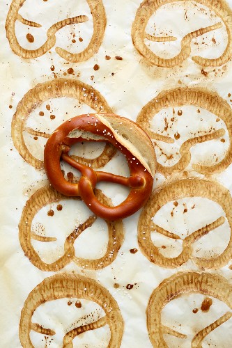 Swabian pretzels on baking paper