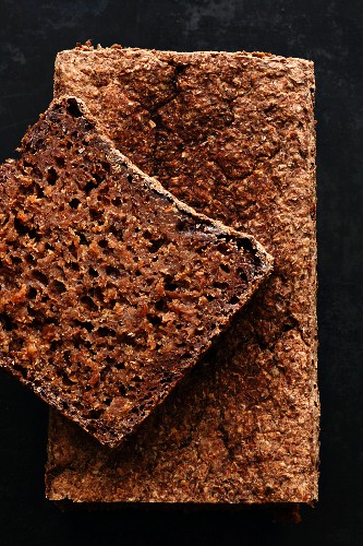 Homemade pumpernickel bread