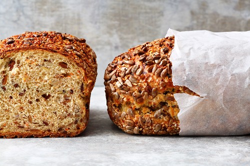 Swiss carrot bread with seeds
