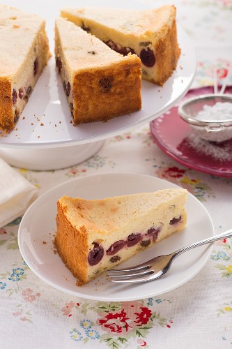 Cheesecake with sour cherries