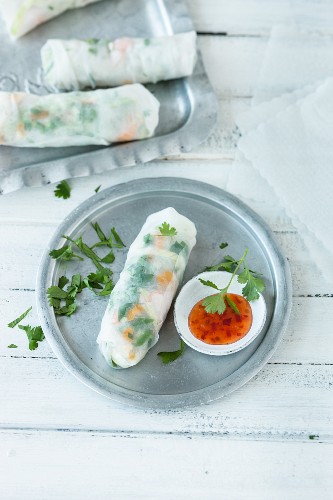 Vietnamese summer rolls with sweet and sour sauce