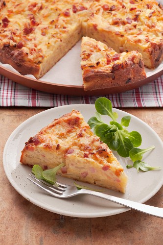 Onion cake with bacon