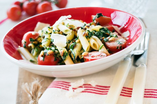 Penne with gorgonzola and spinach sauce