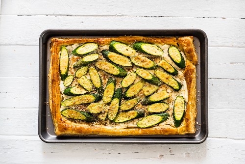 Courgette and lebneh tart with dukkah (seen from above)