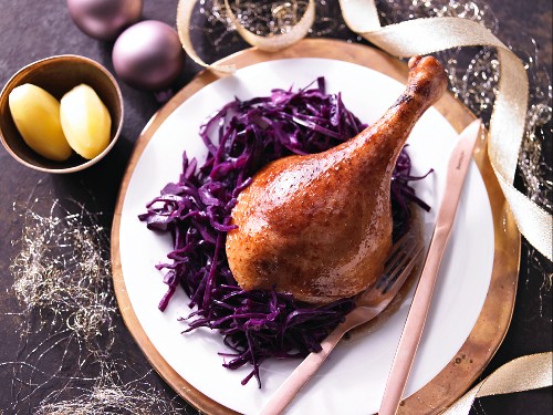 Crispy roast goose with red cabbage