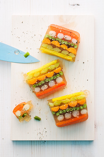 Aspic with beans, fennel, carrots, pepper and asparagus