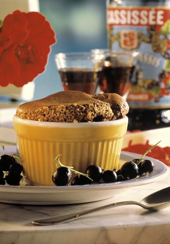 Small Port Wine Souffle; Grapes