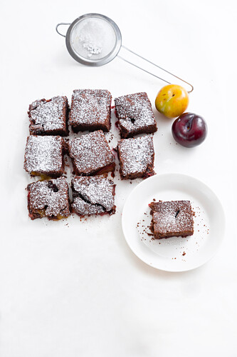 Double chocolate brownies with plums