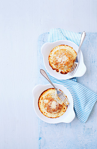 Zweimal gebackene Ziegenkäsesoufflés