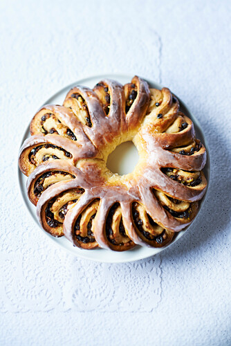 Fruit and pistachio bread wreath