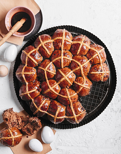 Chocolate sultana hot cross buns