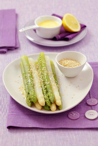 Asparagus with lemon butter and toasted sesame seeds