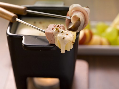 Cheese fondue with meat loaf