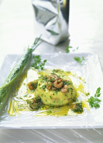 Potato timbale with shrimps and chives