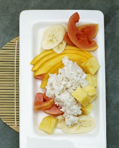 Coconut sticky rice with exotic fruit salad