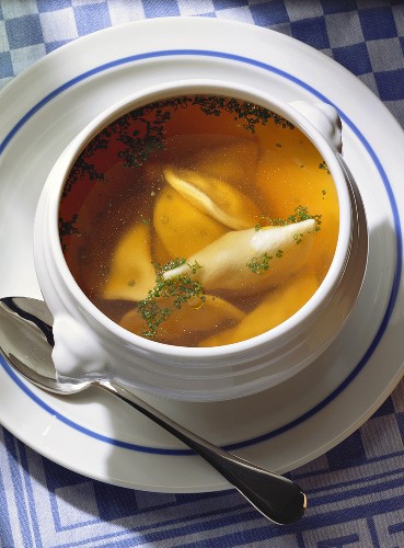 Schwäbische Maultaschensuppe