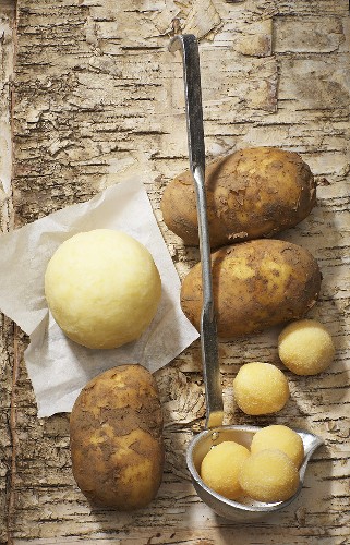 Kartoffeln und Kartoffelknödel