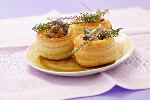 Vol-au-vents filled with mushroom ragout